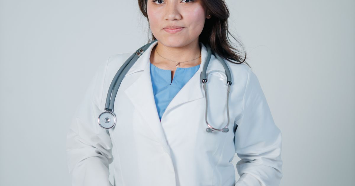 weight loss clinic near me: doctor in a white coat with a stethoscope at a neighbourhood consultation clinic