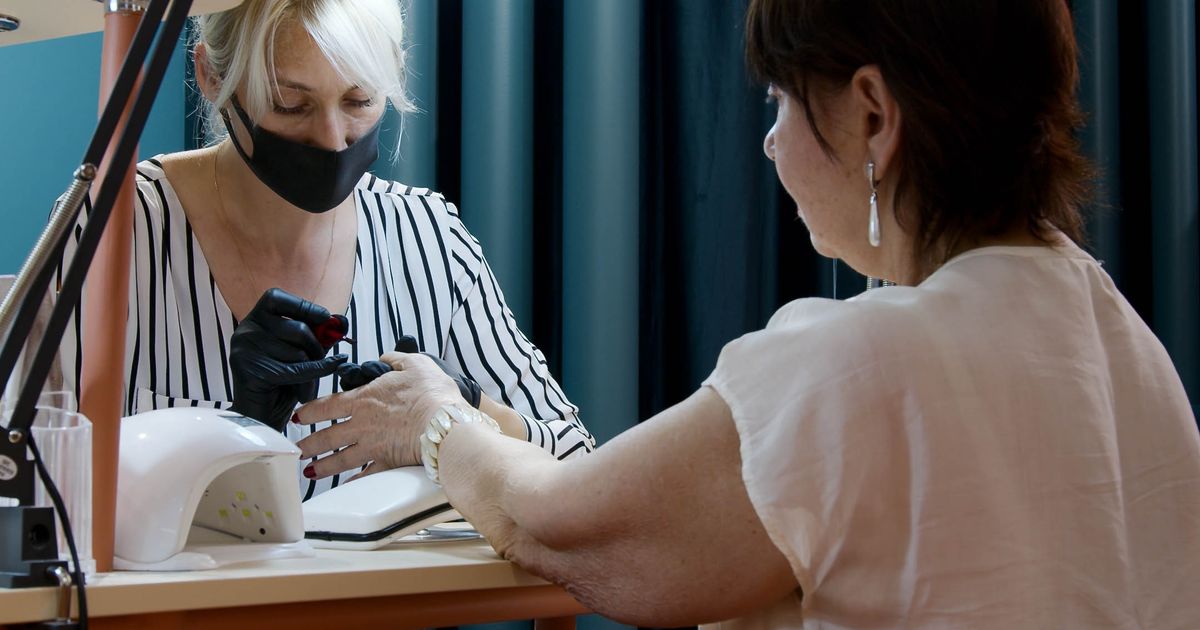 schedulicity alternative: local service business front desk using booking software with a waiting queue